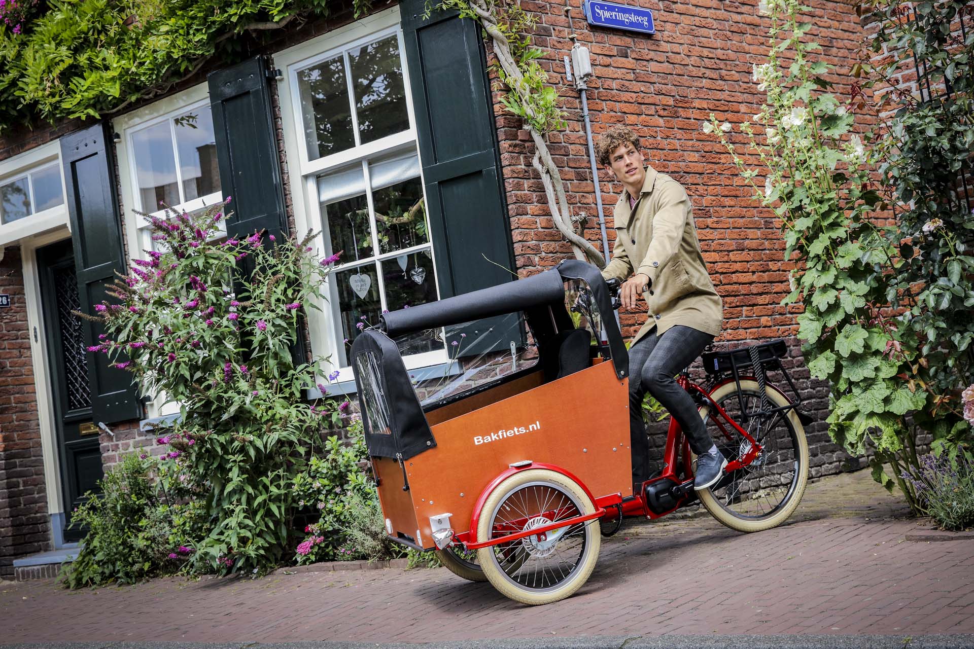 Lådcykel El Bakfiets.nl Cargobike Cruiser Wide Bred Familj Säker